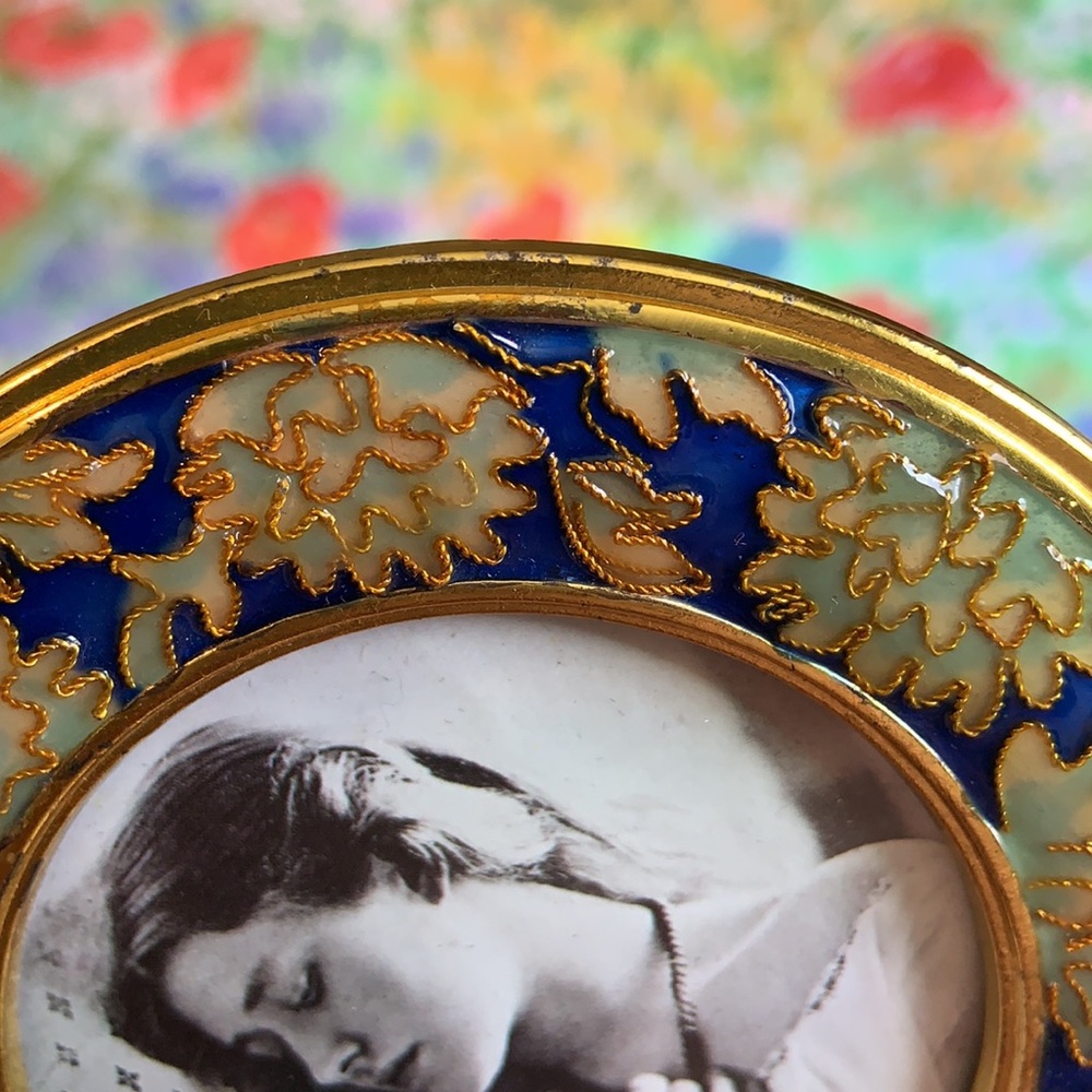 Circular Frame AS IS - Picture 4 of 8
